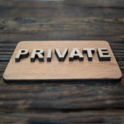 Ξύλινη Πινακίδα Για τη Σήμανση Ιδιωτικού Χώρου - Private 3 πινακίδα για πόρτα private €9,99