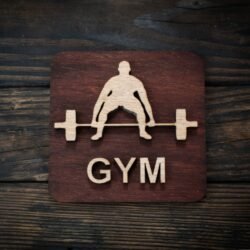 Ξύλινη Πινακίδα για το Γυμναστήριο 2 Ξύλινη Πινακίδα για το Γυμναστήριο