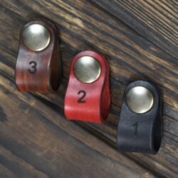 Κρεμάστρα Κλειδοθήκη από Ξύλο και Δέρμα 2 Θέσεων &euro;14,90