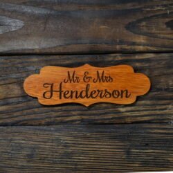 Ξύλινο Ταμπελάκι με Ονόματα για την Πόρτα Διαμερίσματος