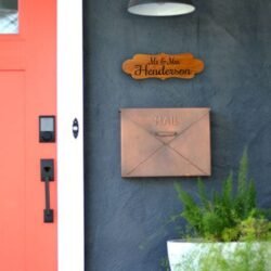 Ξύλινο Ταμπελάκι με Ονόματα για την Πόρτα Διαμερίσματος &euro;8,99