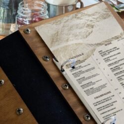 Μενού Εστιατορίου από Ξύλο και Δέρμα 3 Μενού Εστιατορίου €29,95