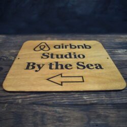 Ξύλινη Πινακίδα Airbnb για τη Σήμανση Καταλύματος - Image 14