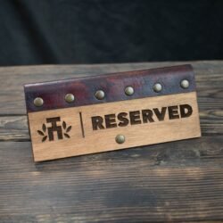 Ξύλινη Ταμπέλα Reserved &euro;13,99