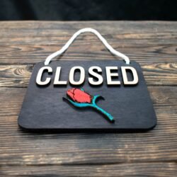 Ξύλινη Πινακίδα Open Closed Μαύρο για Ανθοπωλείο &euro;22,99