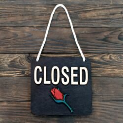 Ξύλινη Πινακίδα Open Closed Μαύρο για Ανθοπωλείο &euro;22,99