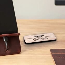 Ξύλινο Καρτελάκι Προσωπικού &euro;7,90