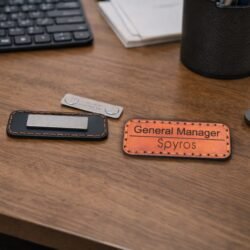 Premium Δερμάτινο Καρτελάκι Προσωπικού με Ακρυλική Ενίσχυση 2 Premium Δερμάτινο Καρτελάκι Προσωπικού με Ακρυλική Ενίσχυση