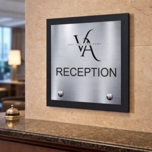 Αρχική 1 Μοντέρνα Επίτοιχη Πινακίδα: Μαύρο και Ασημί Plexiglass